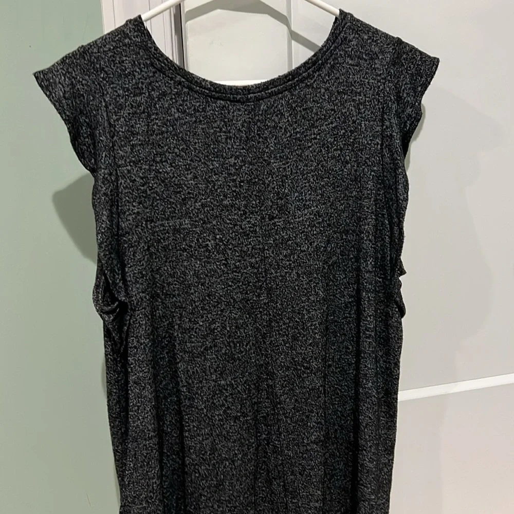 Women's Black Cap flutter Sleeve Top - Picture 3 of 3